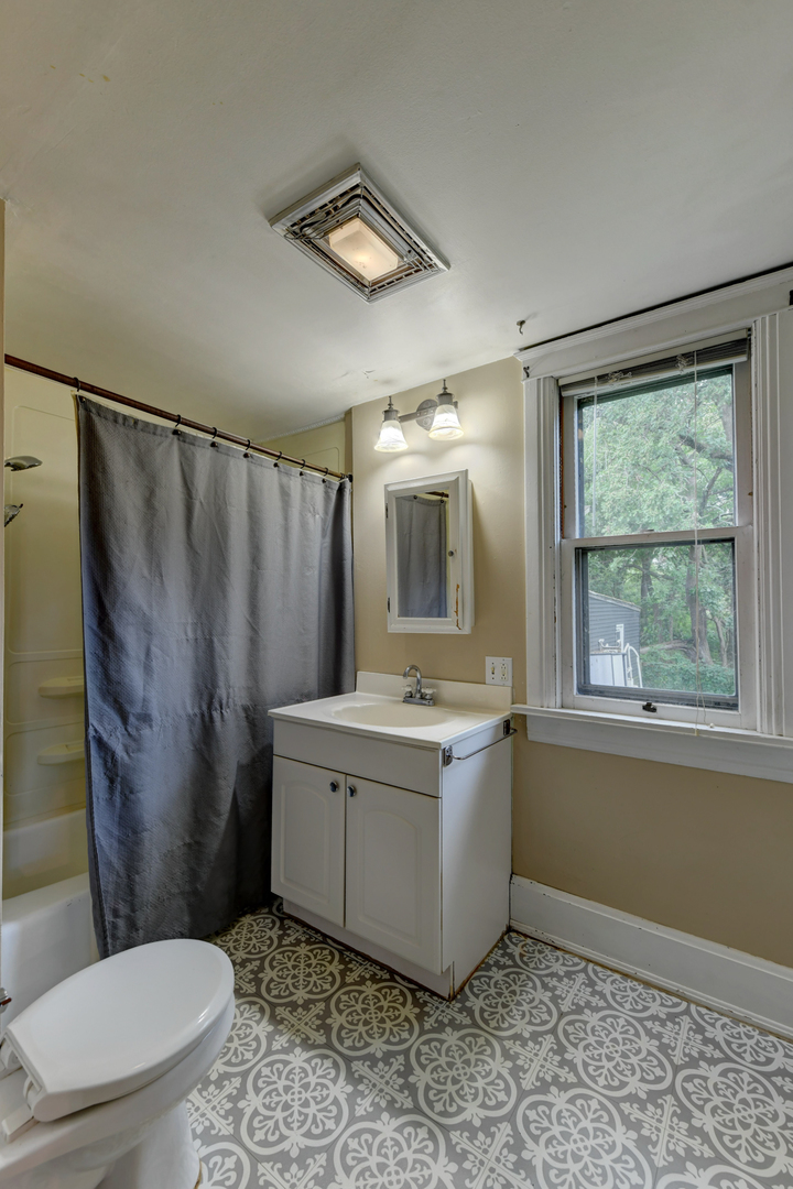 1322 Benton Street, Crete, IL 60417