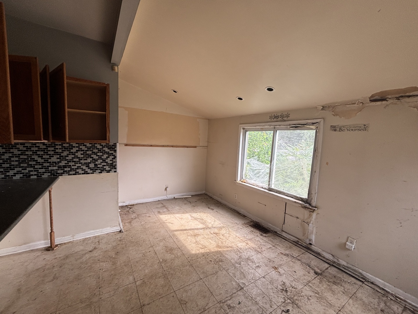 8005 S Ridgeland Avenue, Chicago, IL 60617