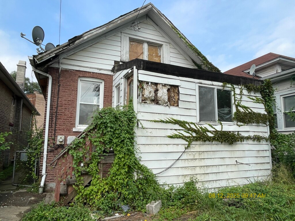 8005 S Ridgeland Avenue, Chicago, IL 60617