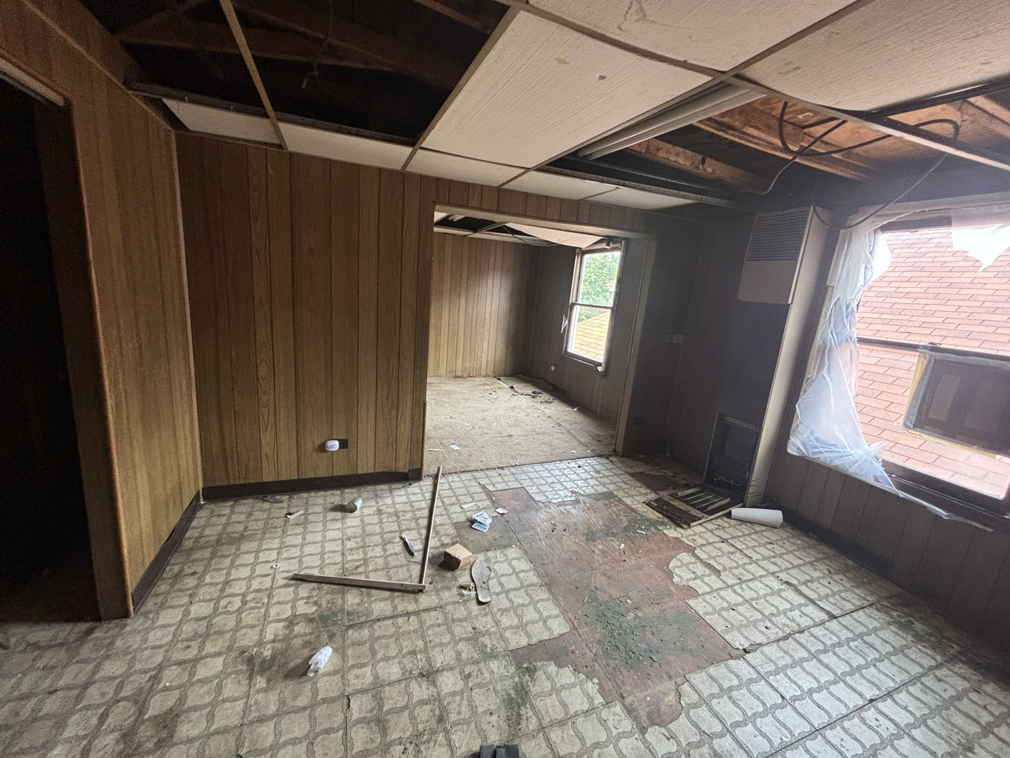 8005 S Ridgeland Avenue, Chicago, IL 60617