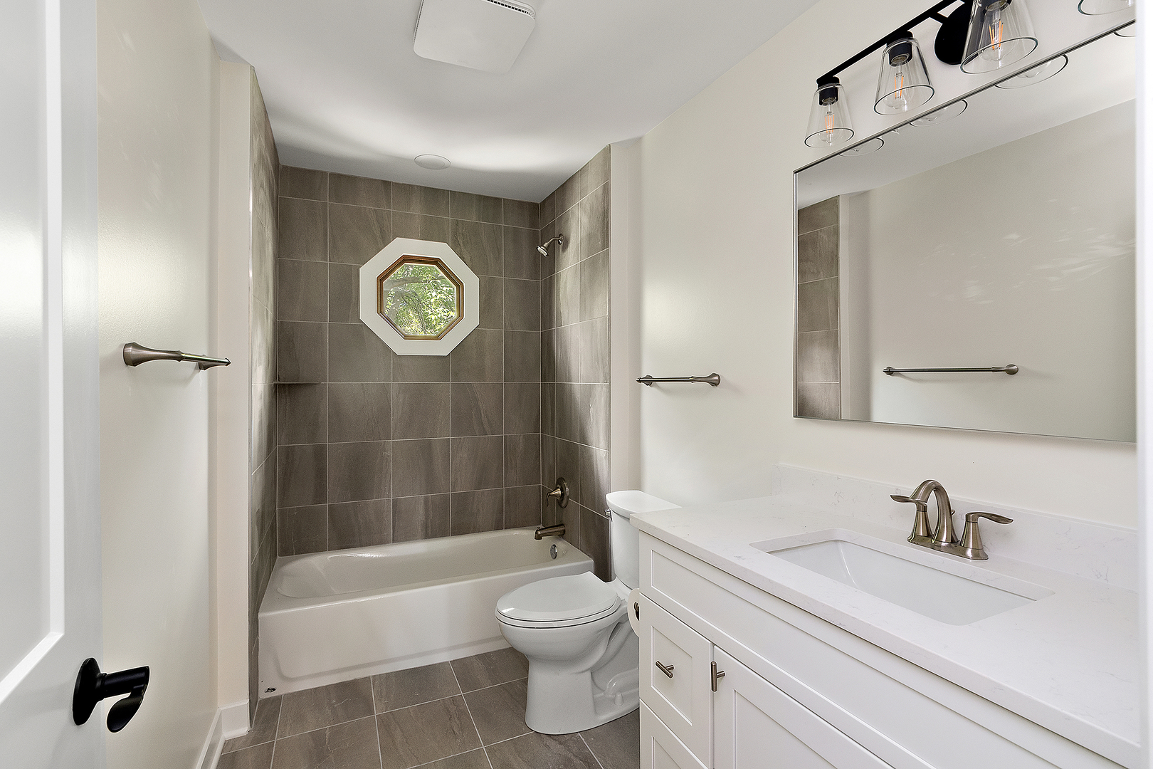 817 Cardiff Road, Naperville, IL 60565