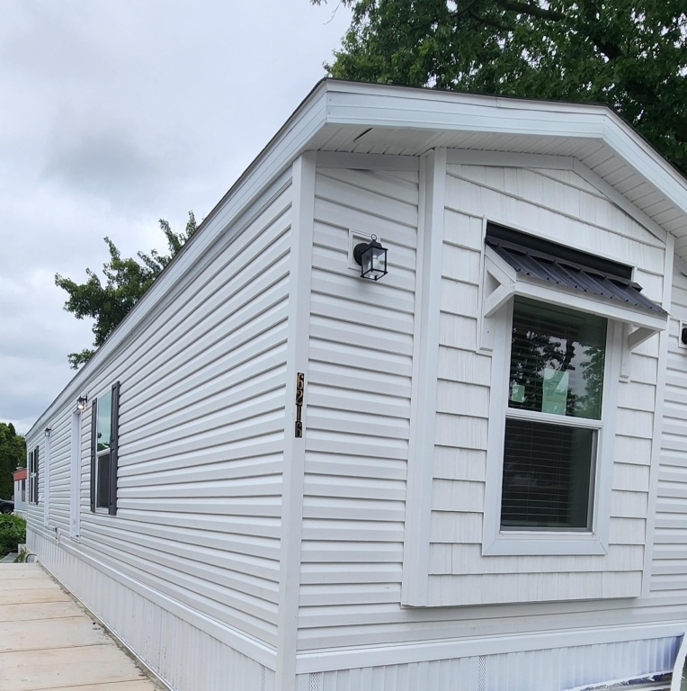 6216 Roger Lane #25, Hodgkins, IL 60525