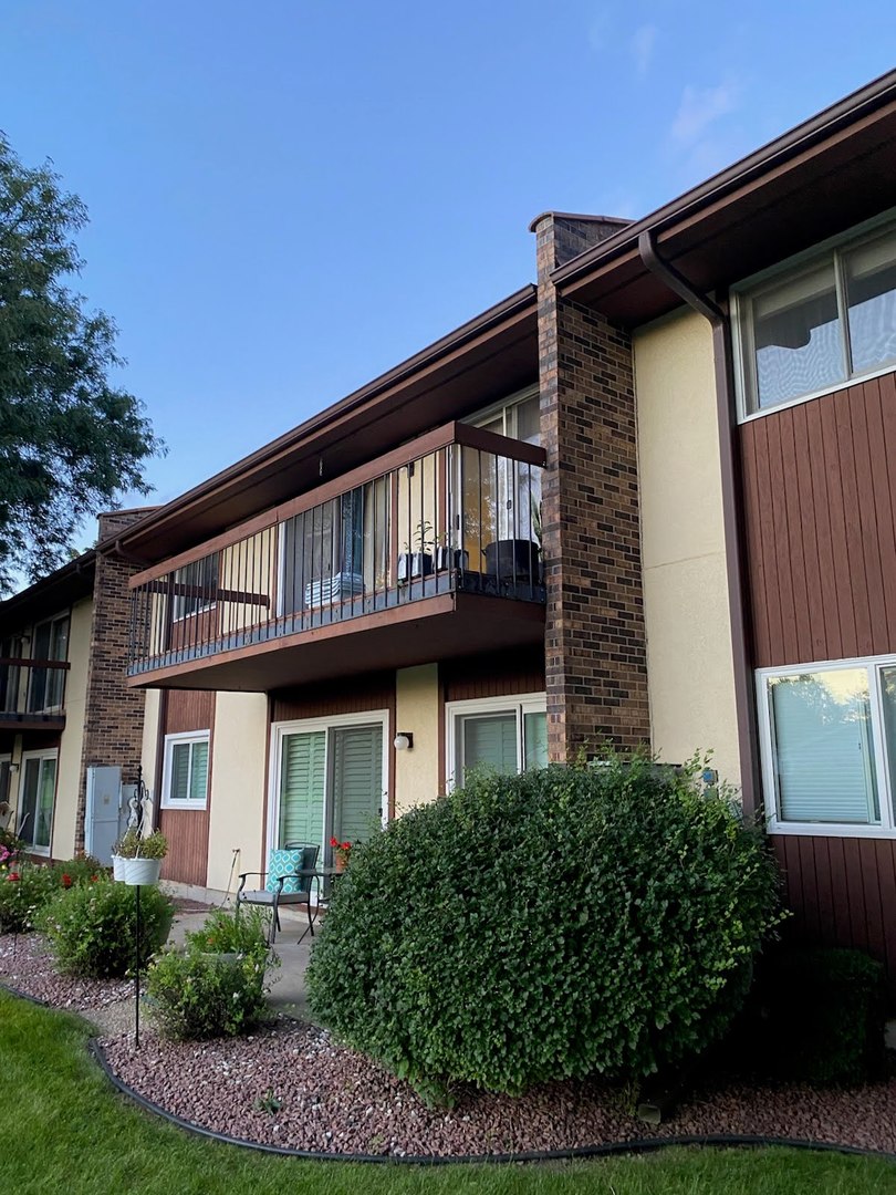 1801 S Yellow Creek Court #A6, Freeport, IL 61032