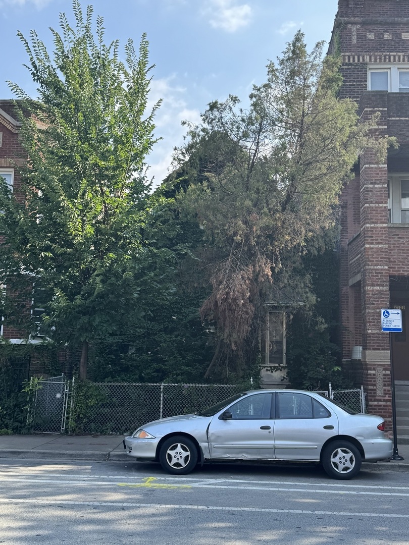 2523 W Augusta Boulevard, Chicago, IL 60622