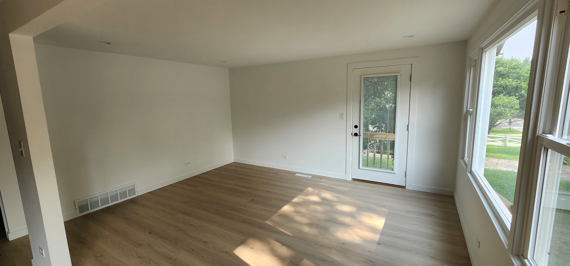 414 Fairlawn Drive, Round Lake Park, IL 60073