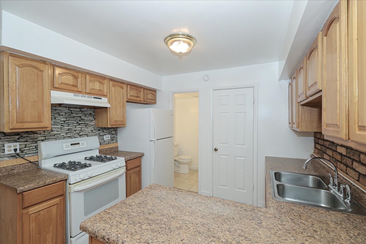 23 WILDWOOD Lane #G, Bolingbrook, IL 60440