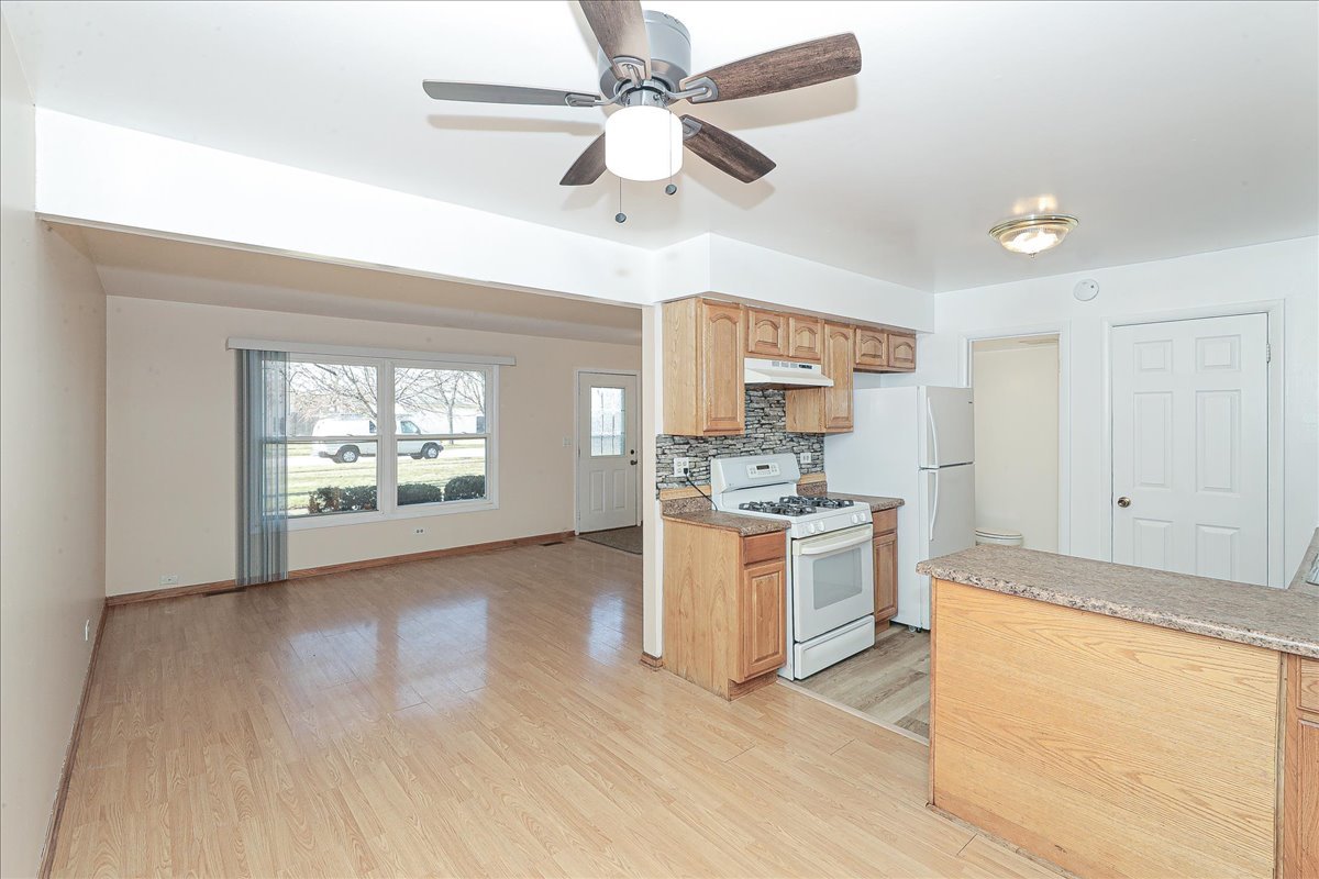 23 WILDWOOD Lane #G, Bolingbrook, IL 60440