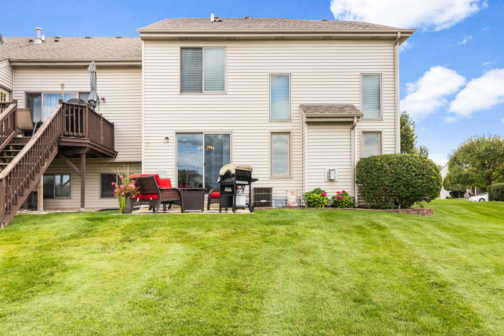 8312 Chestnut Court, Frankfort, IL 60423