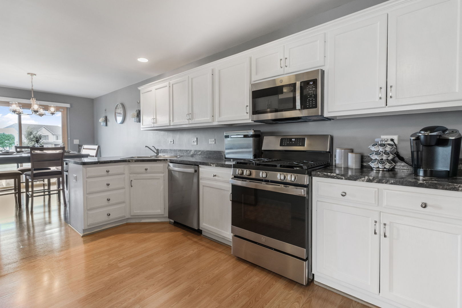 8312 Chestnut Court, Frankfort, IL 60423