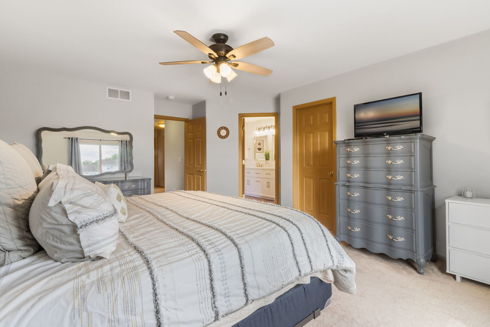 8312 Chestnut Court, Frankfort, IL 60423