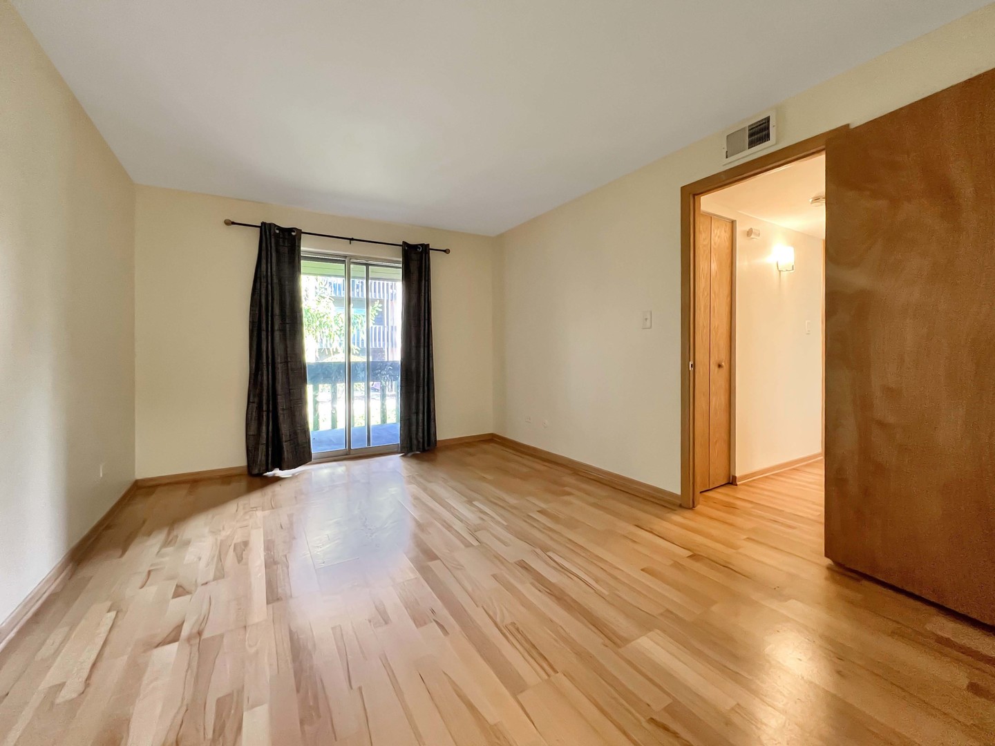 6153 Knoll Way Drive #203, Willowbrook, IL 60527