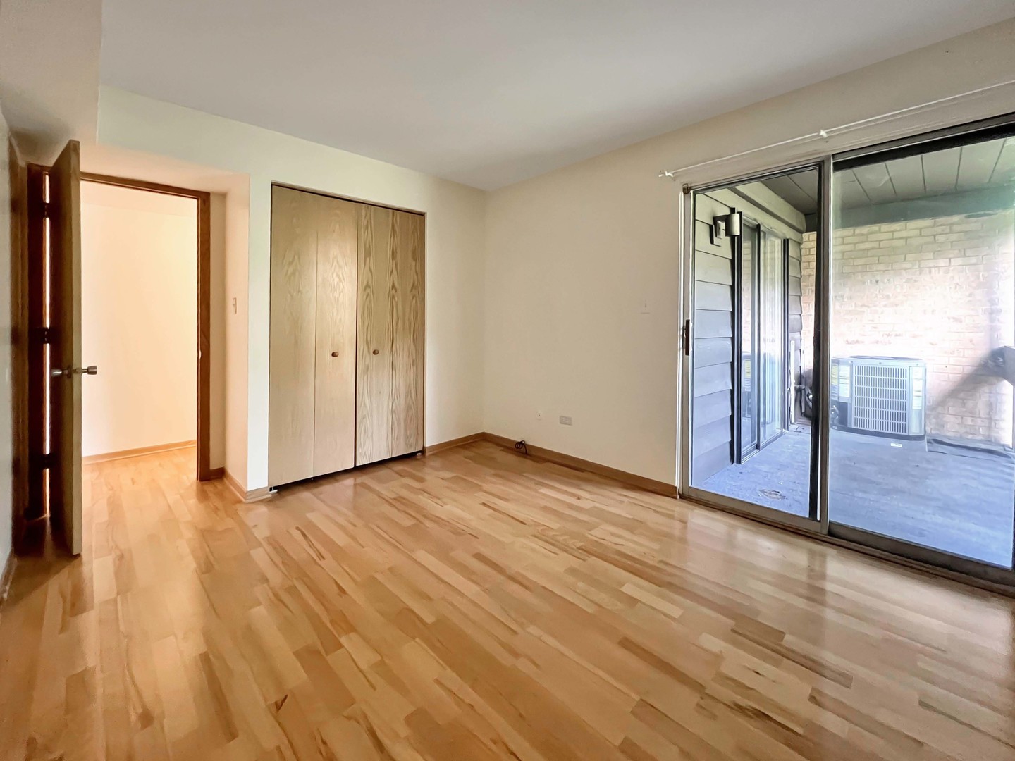 6153 Knoll Way Drive #203, Willowbrook, IL 60527