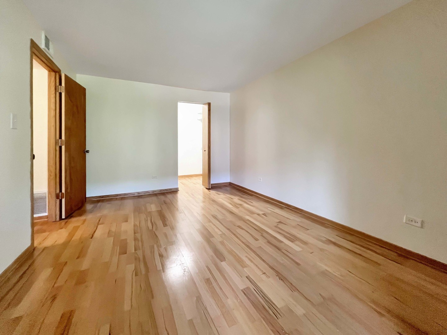 6153 Knoll Way Drive #203, Willowbrook, IL 60527