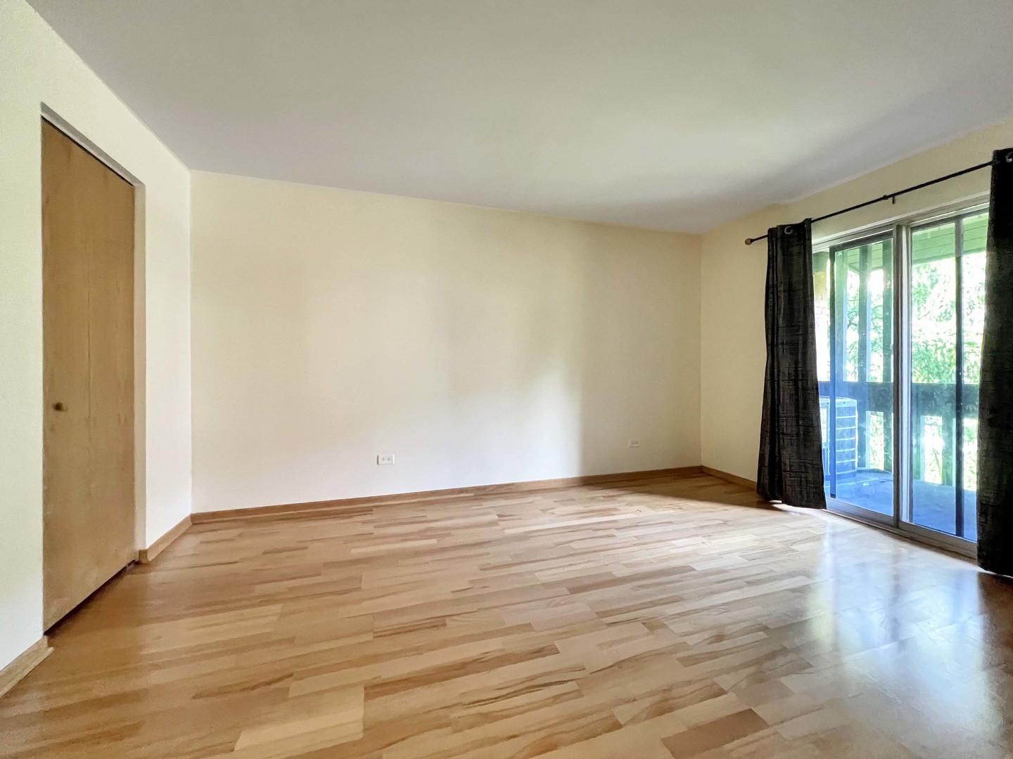 6153 Knoll Way Drive #203, Willowbrook, IL 60527