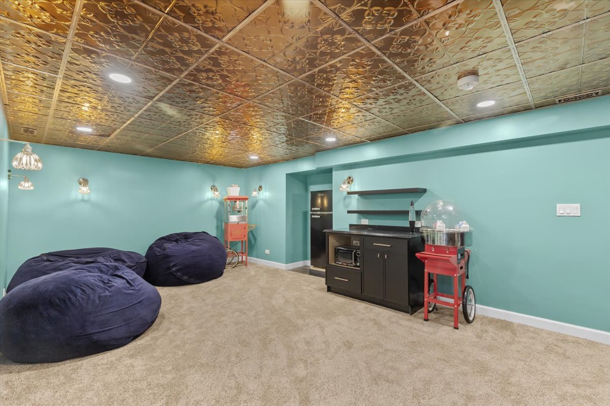 36259 N Field View Drive, Gurnee, IL 60031
