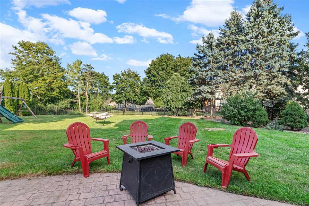 36259 N Field View Drive, Gurnee, IL 60031