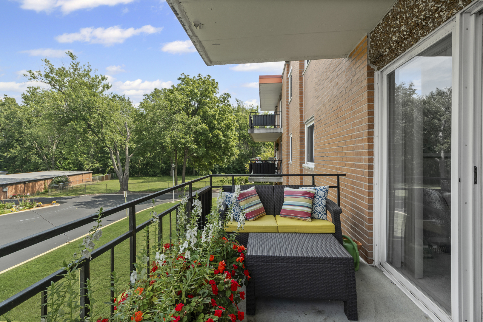 940 Holbrook Road #8B, Homewood, IL 60430