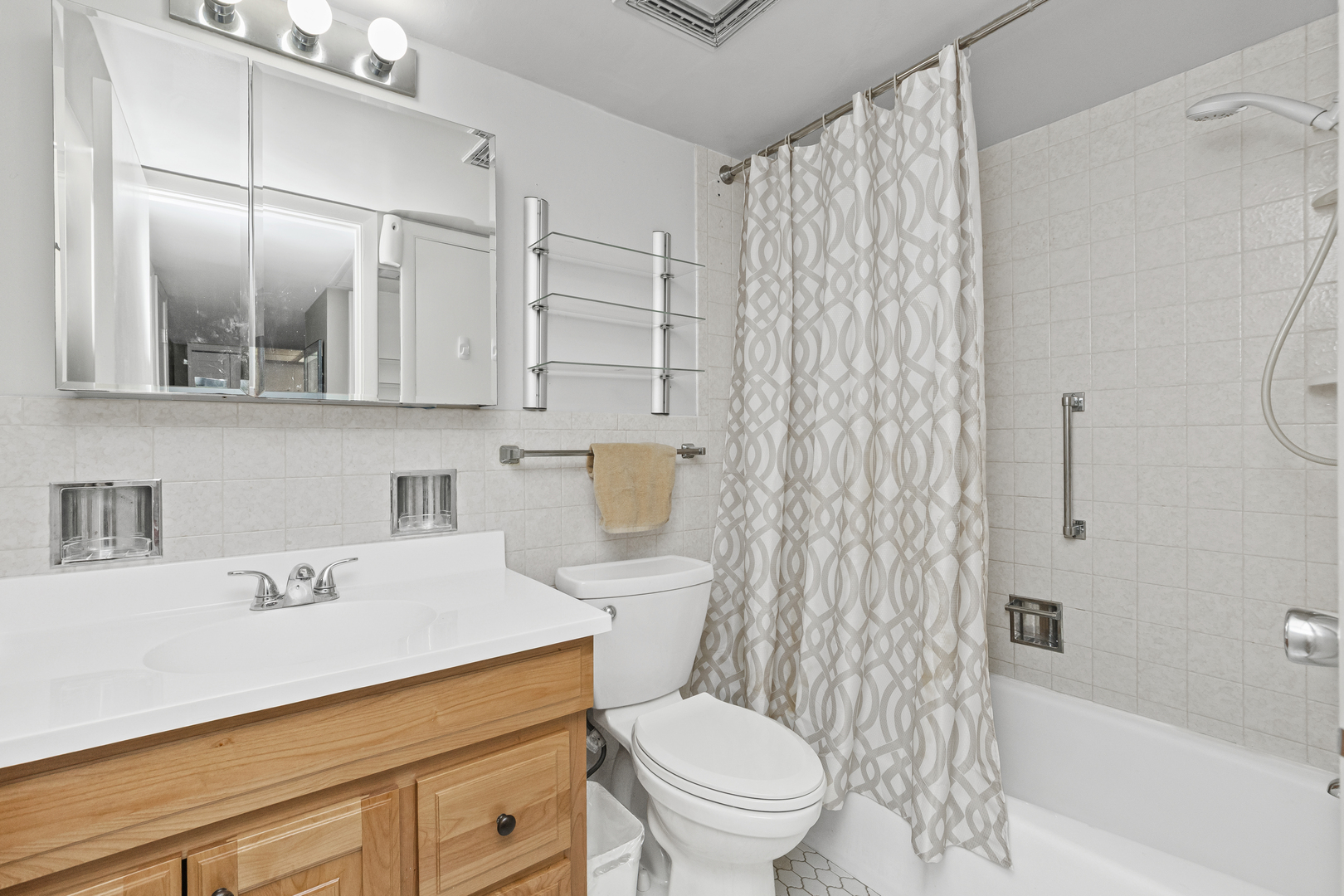 940 Holbrook Road #8B, Homewood, IL 60430