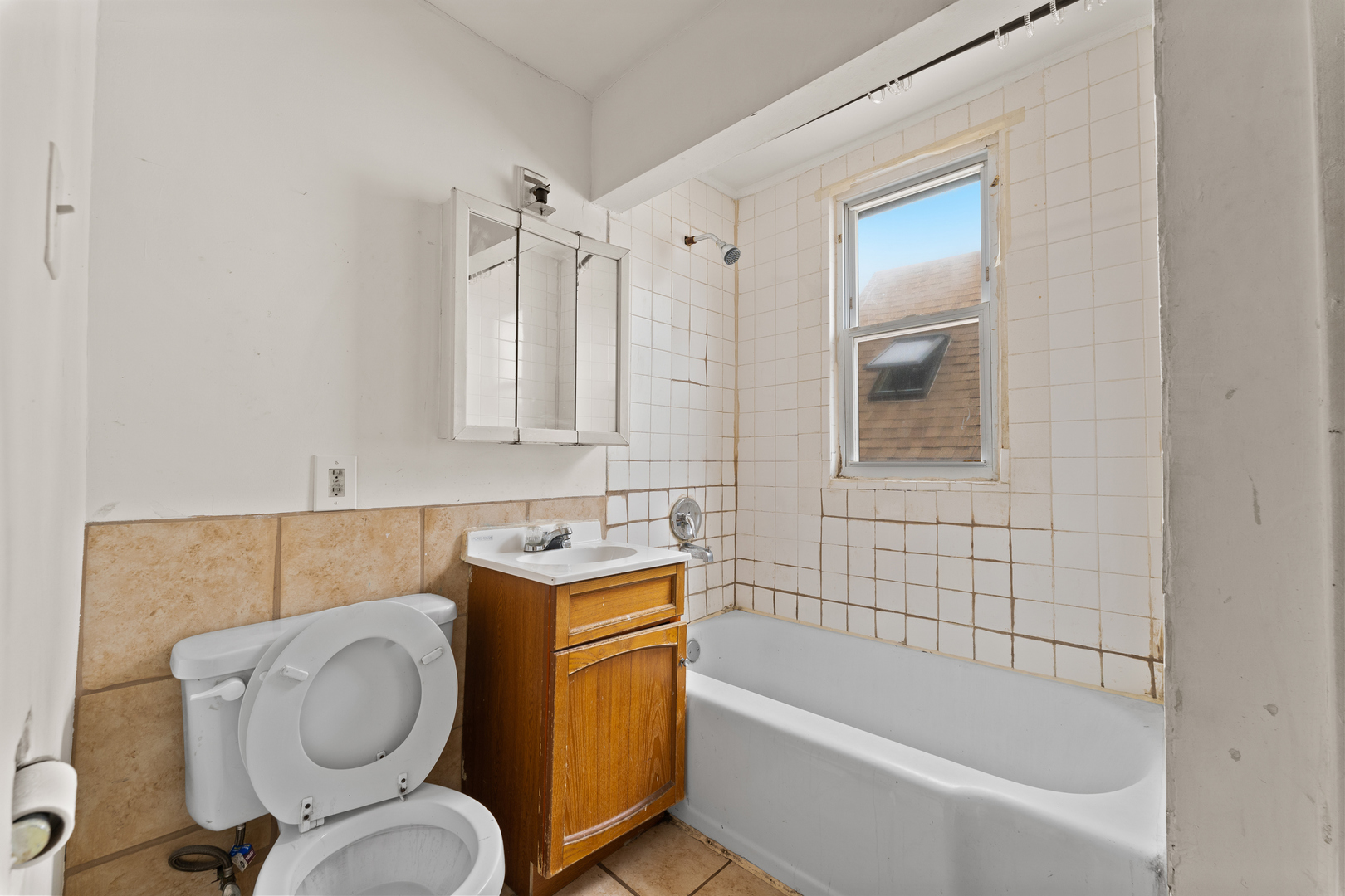 2242 N Keystone Avenue, Chicago, IL 60639
