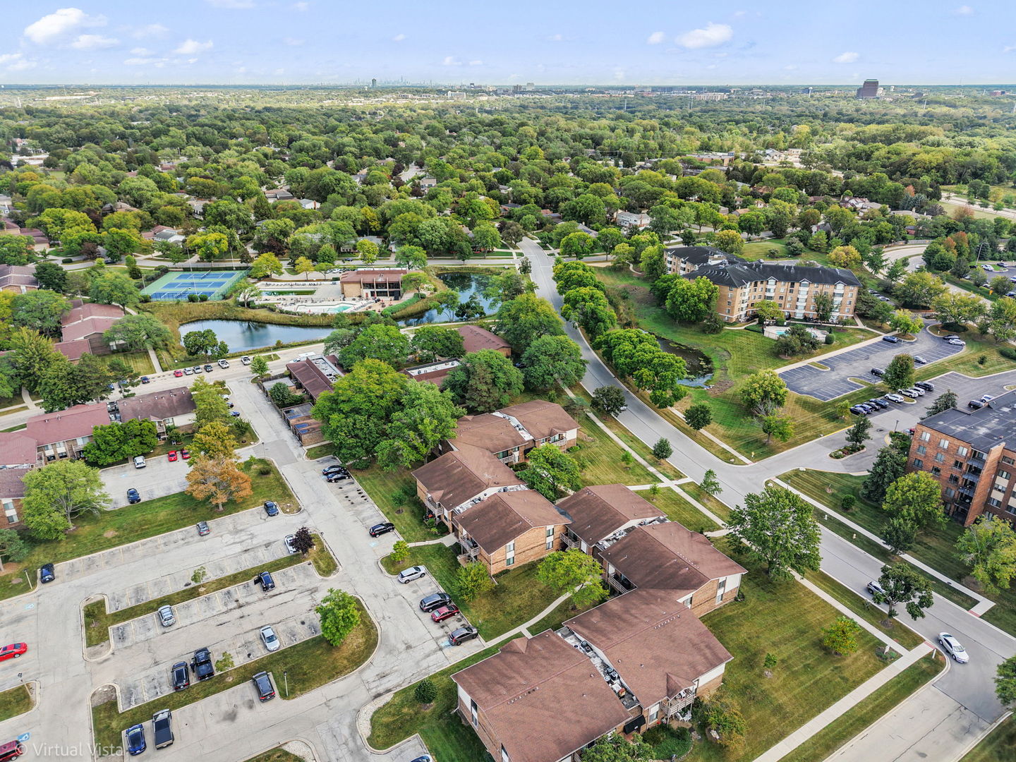 464 Raintree Drive #2D, Glen Ellyn, IL 60137