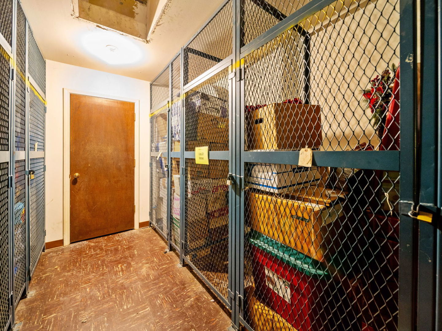 464 Raintree Drive #2D, Glen Ellyn, IL 60137