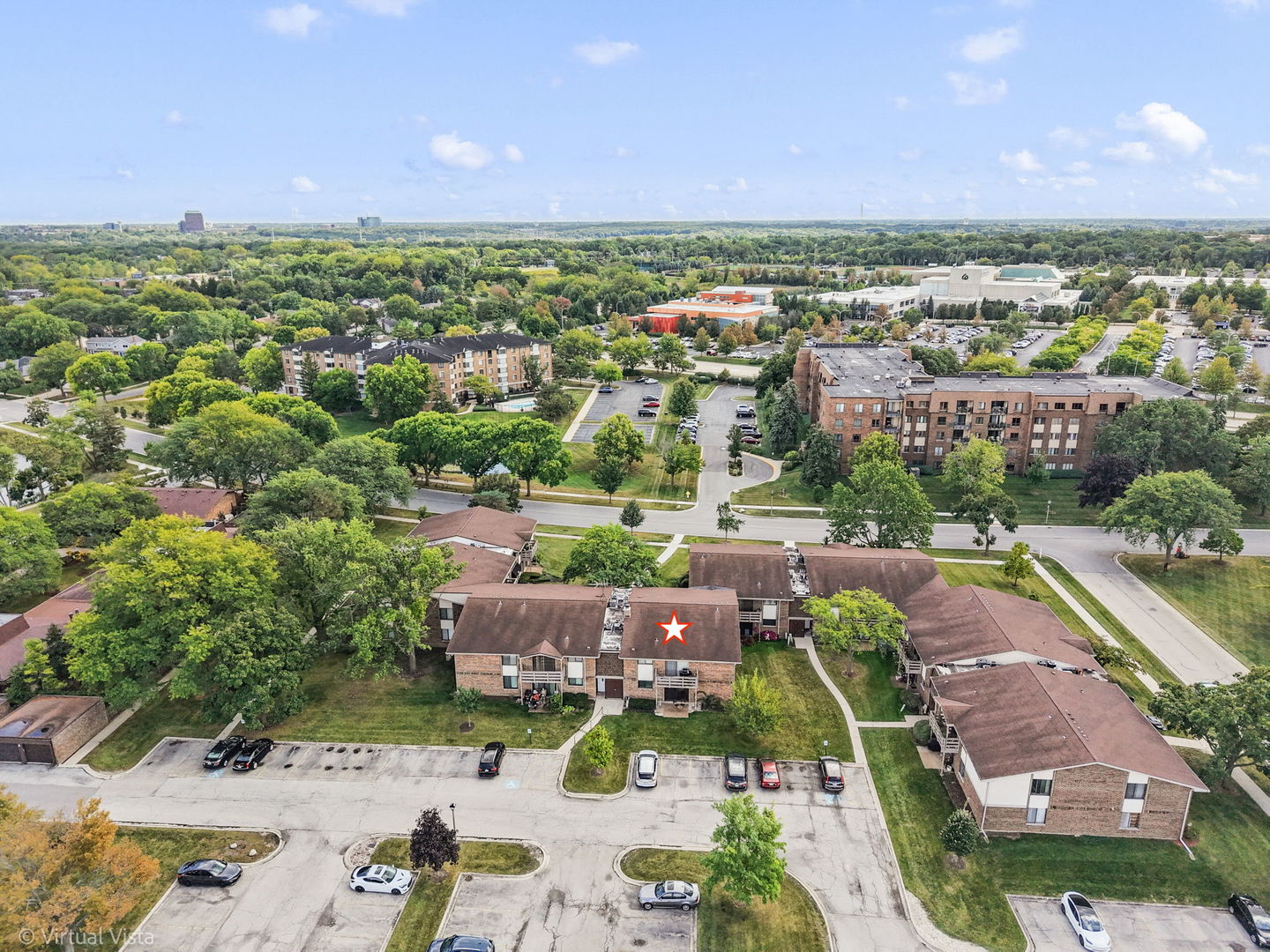 464 Raintree Drive #2D, Glen Ellyn, IL 60137