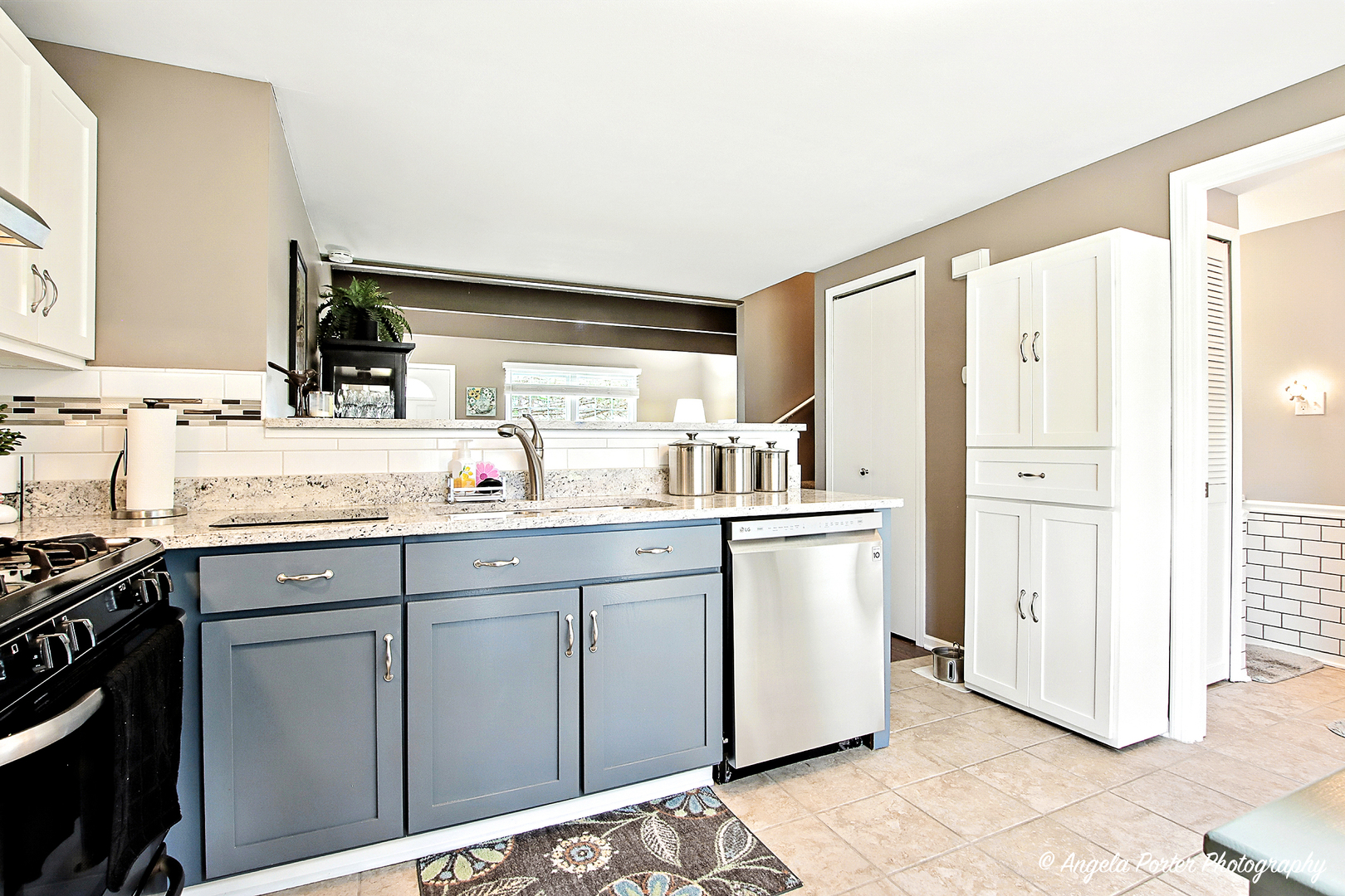 527 Normandie Lane, Round Lake Beach, IL 60073