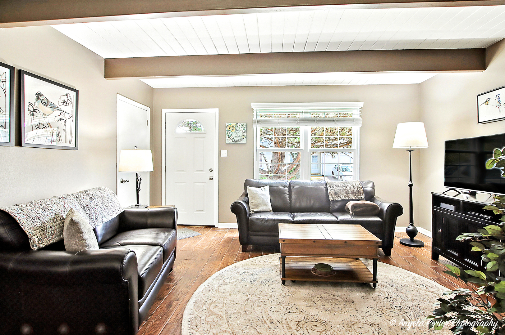 527 Normandie Lane, Round Lake Beach, IL 60073