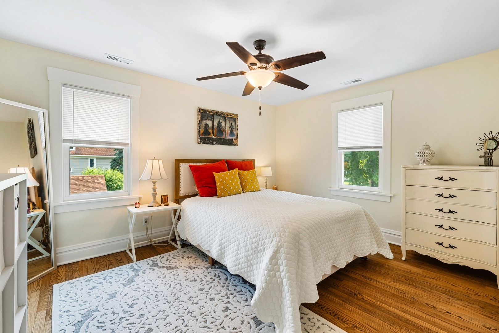 3827 HOLLYWOOD Avenue, Brookfield, IL 60513