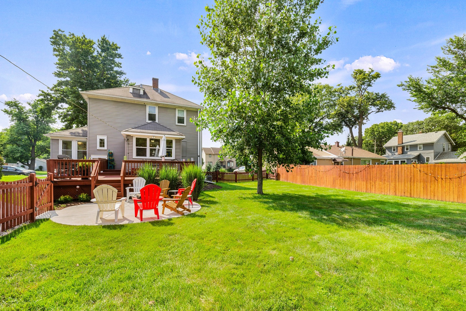 3827 HOLLYWOOD Avenue, Brookfield, IL 60513