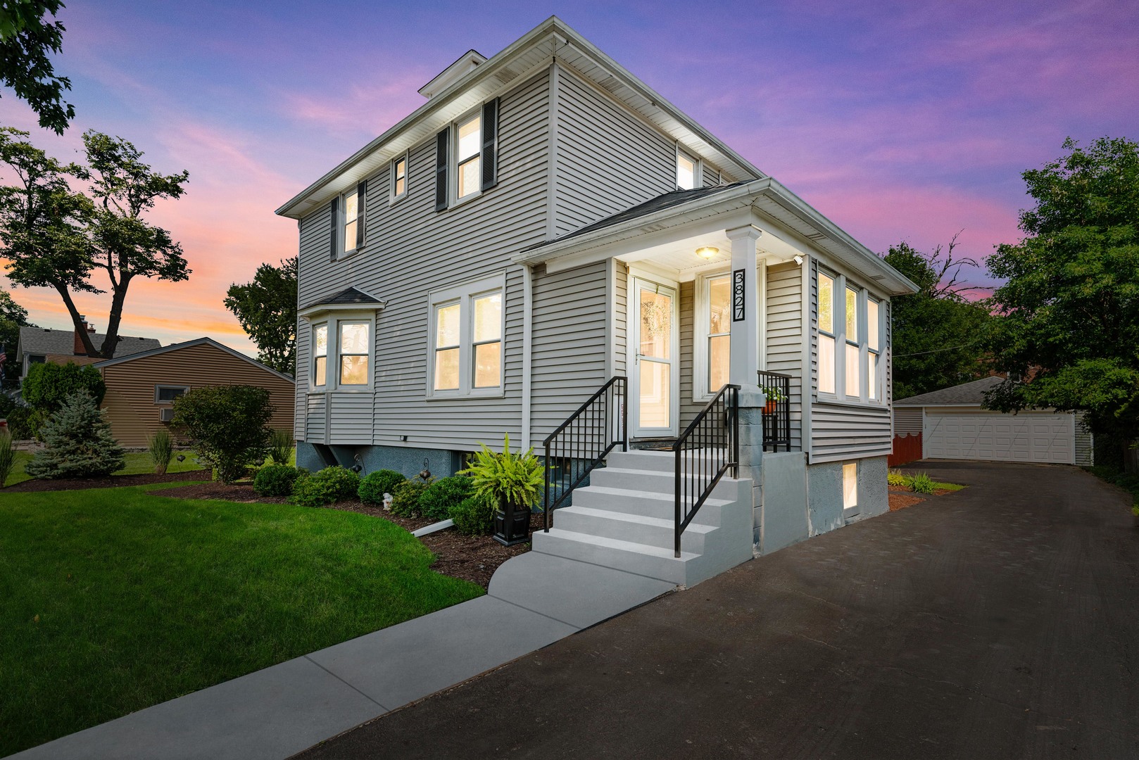 3827 HOLLYWOOD Avenue, Brookfield, IL 60513
