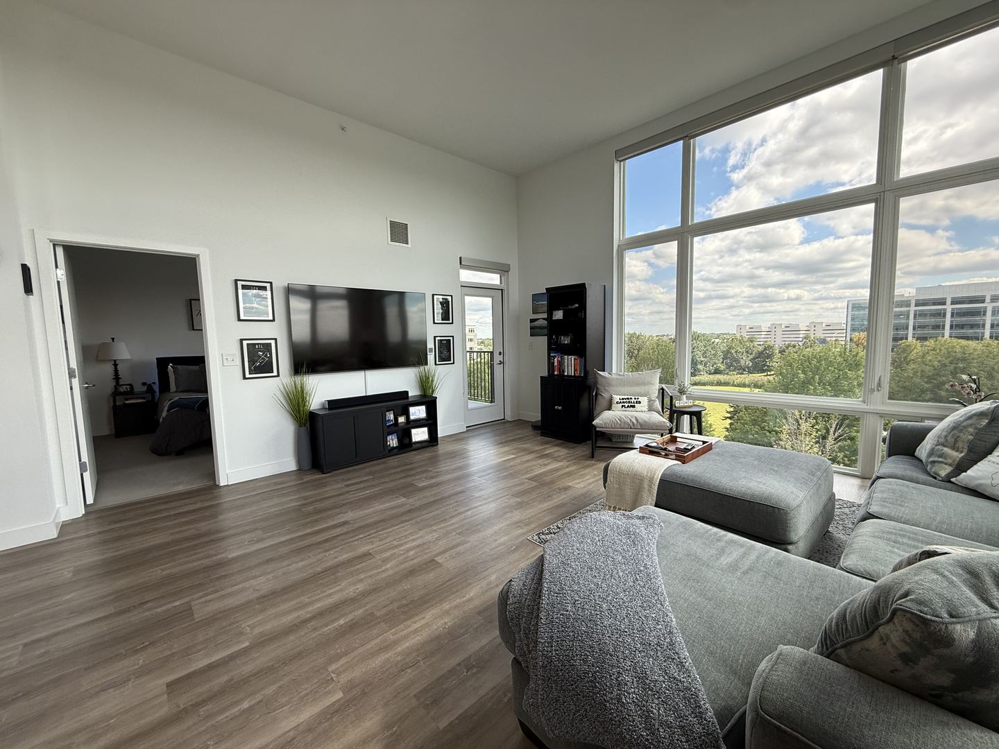 2132 City Gate Lane #473, Naperville, IL 60563
