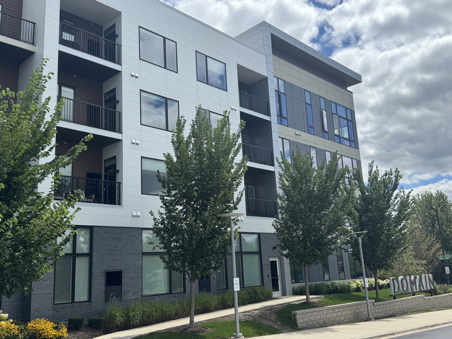 2132 City Gate Lane #473, Naperville, IL 60563