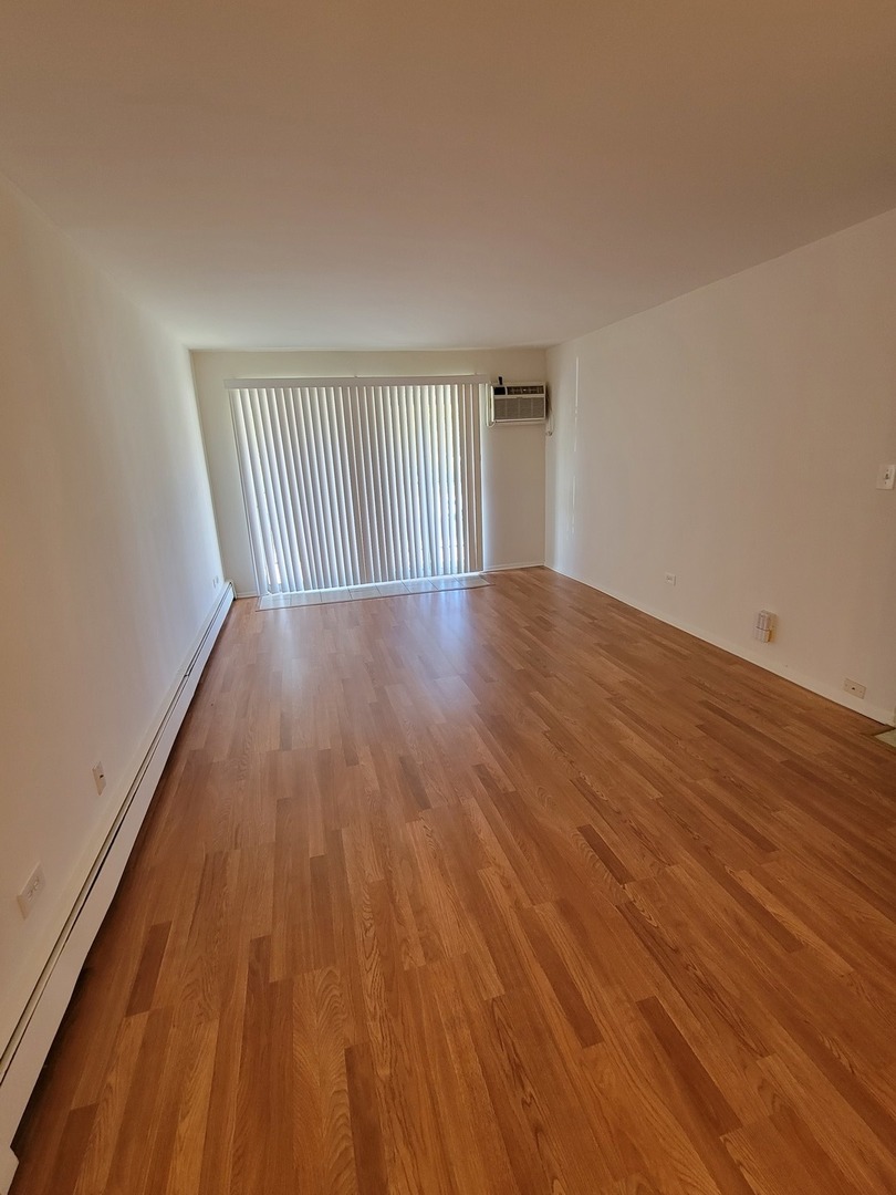 9S025 Lake Drive #10A-203, Willowbrook, IL 60527