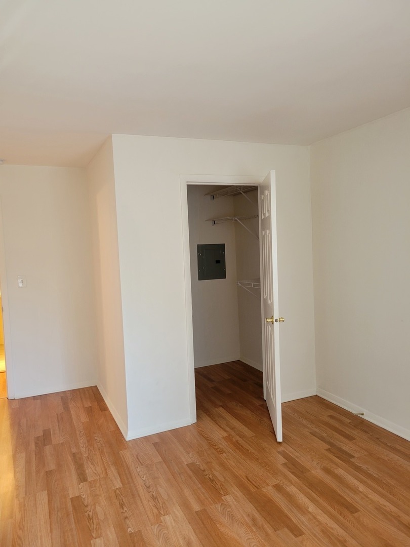 9S025 Lake Drive #10A-203, Willowbrook, IL 60527