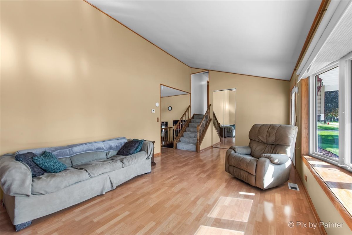 501 Argyll Lane, Schaumburg, IL 60194