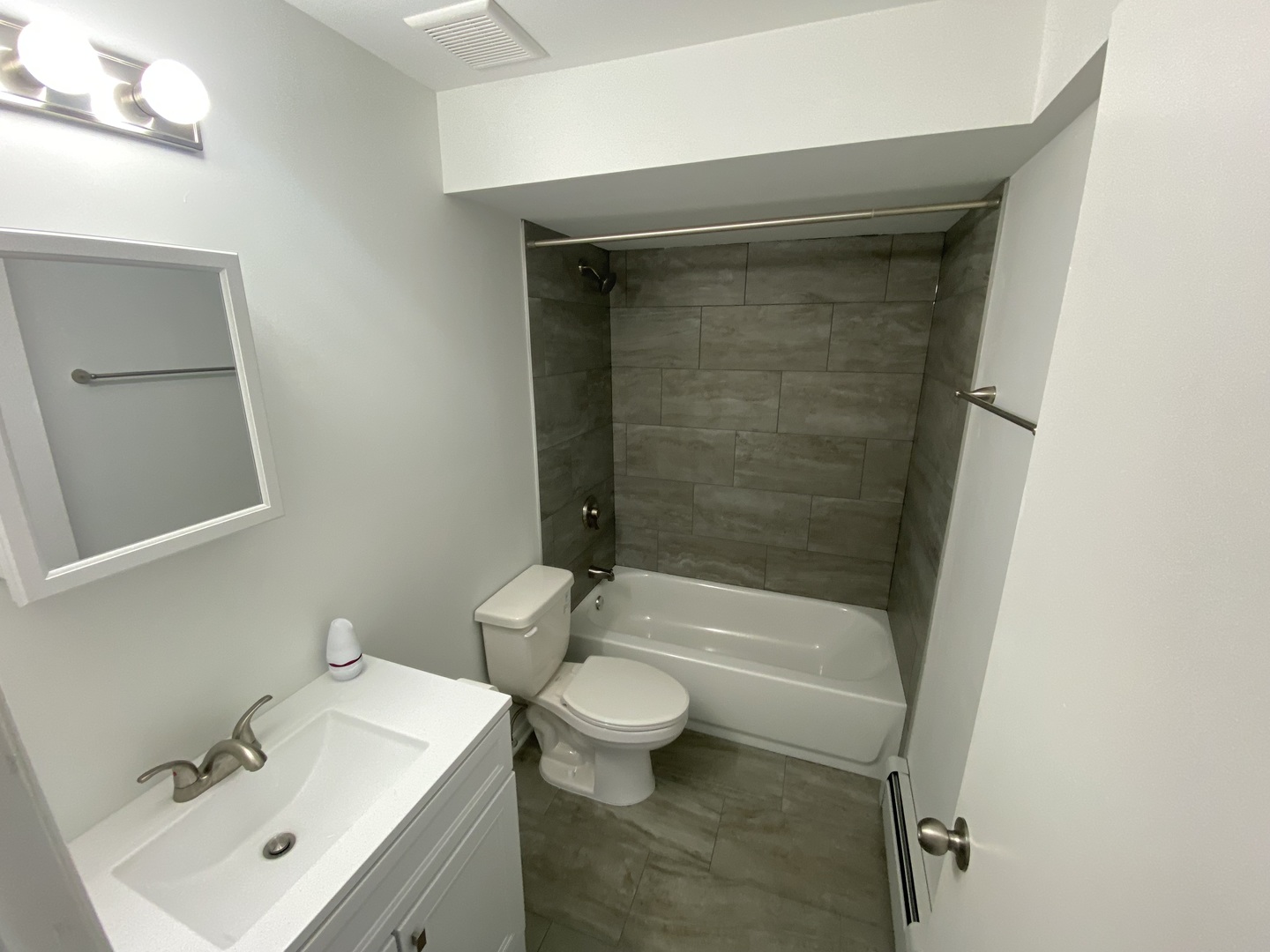 11120 S 84th Avenue #1B, Palos Hills, IL 60465