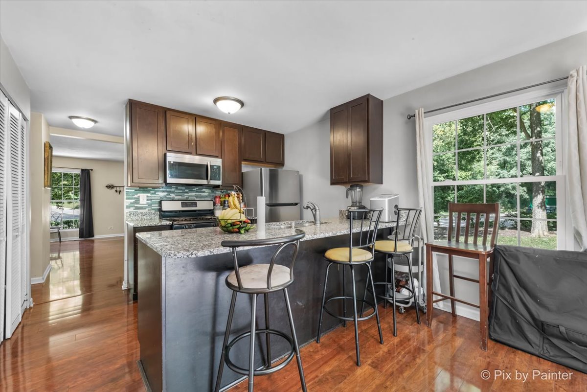 60 Forest Lane, Cary, IL 60013