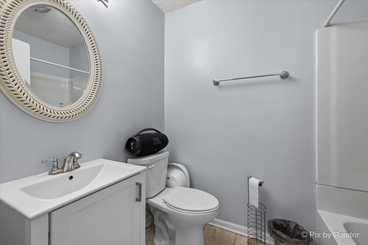 60 Forest Lane, Cary, IL 60013