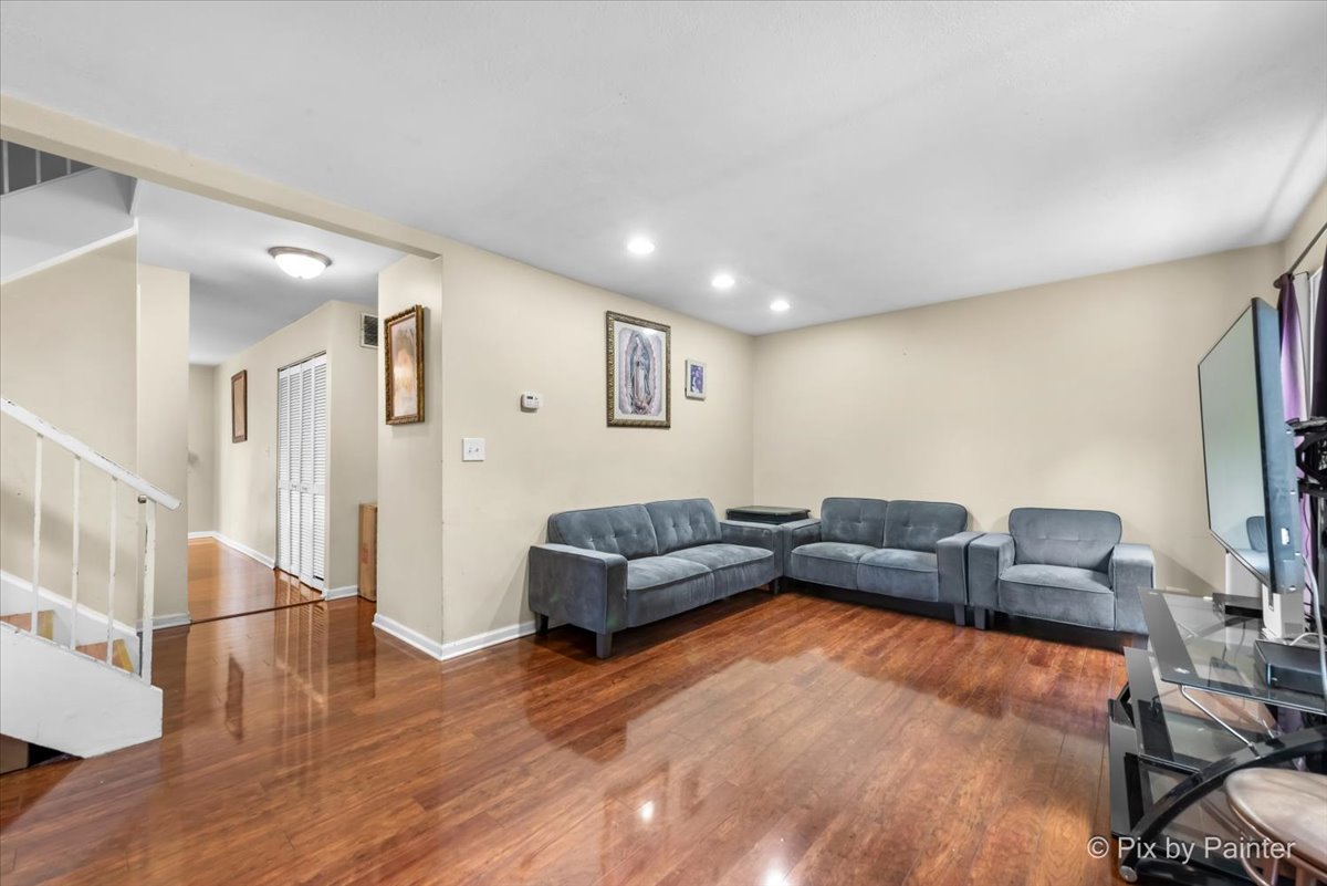 60 Forest Lane, Cary, IL 60013