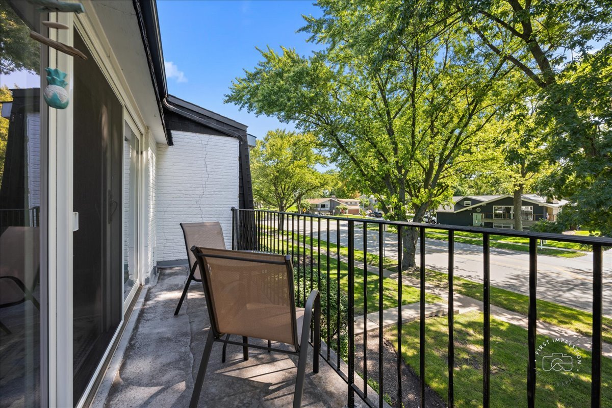1125 Royal Saint George Drive #208, Naperville, IL 60563