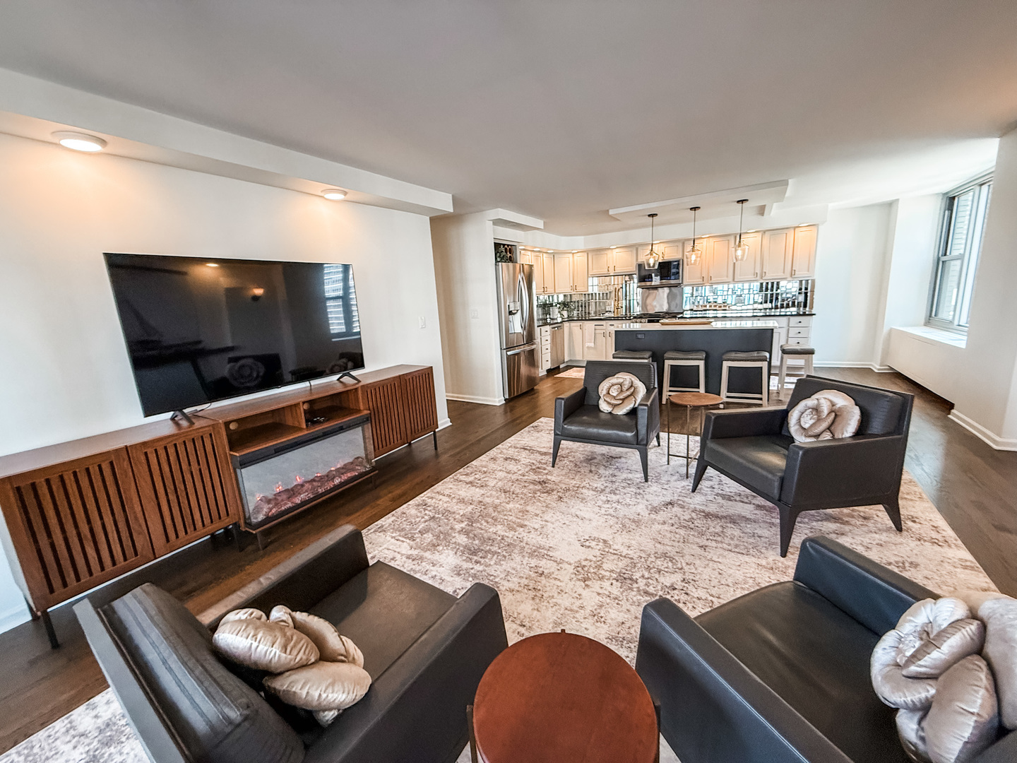 400 E Randolph Street #1229, Chicago, IL 60601