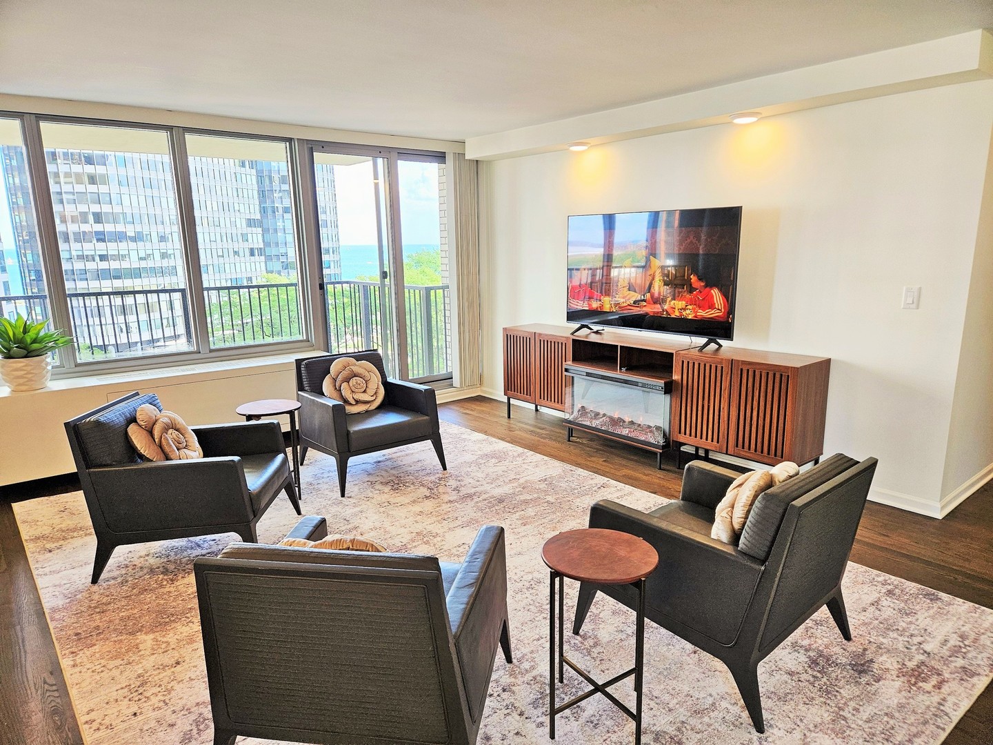 400 E Randolph Street #1229, Chicago, IL 60601