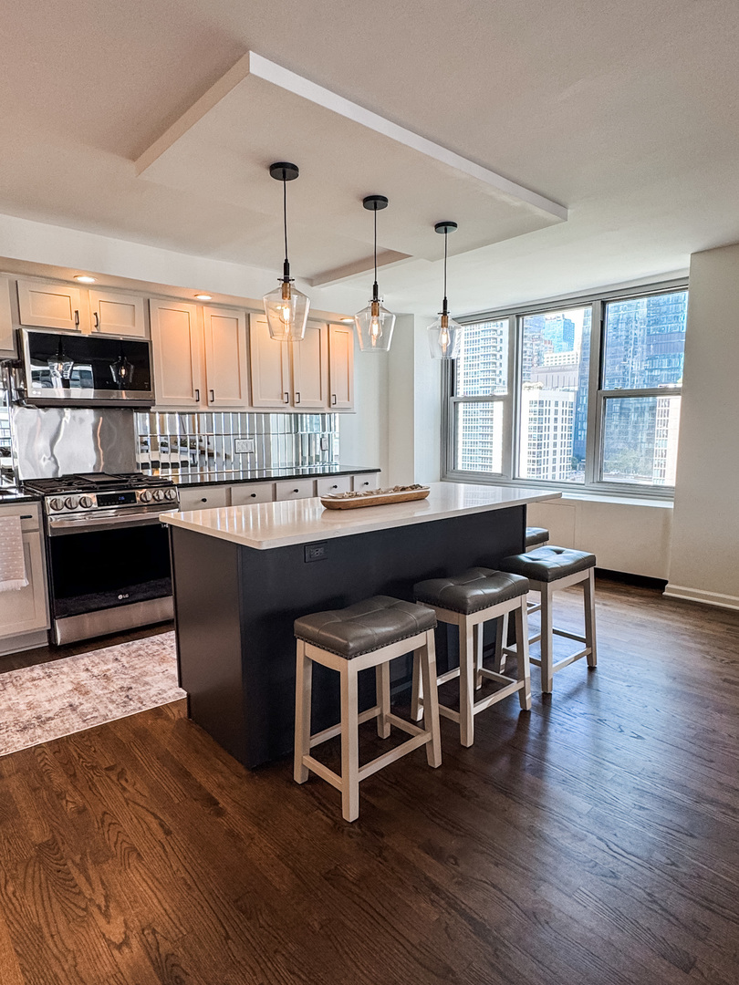 400 E Randolph Street #1229, Chicago, IL 60601