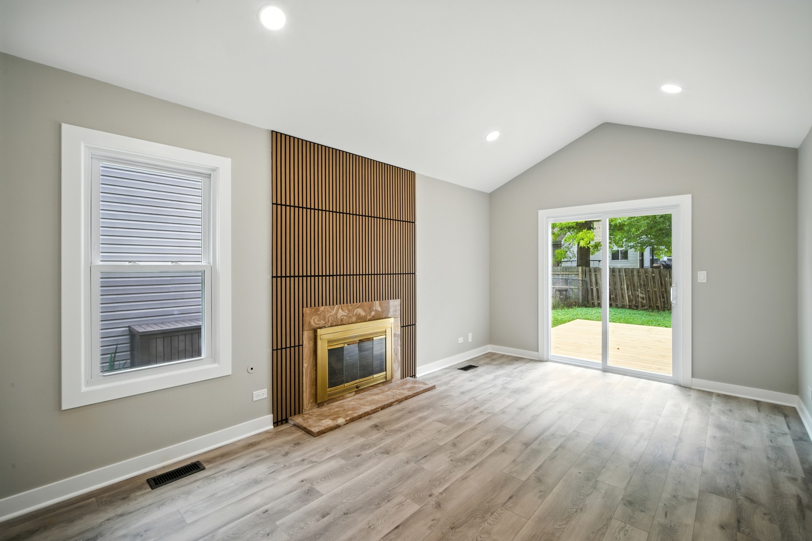 93 Bedford Road, Mundelein, IL 60060