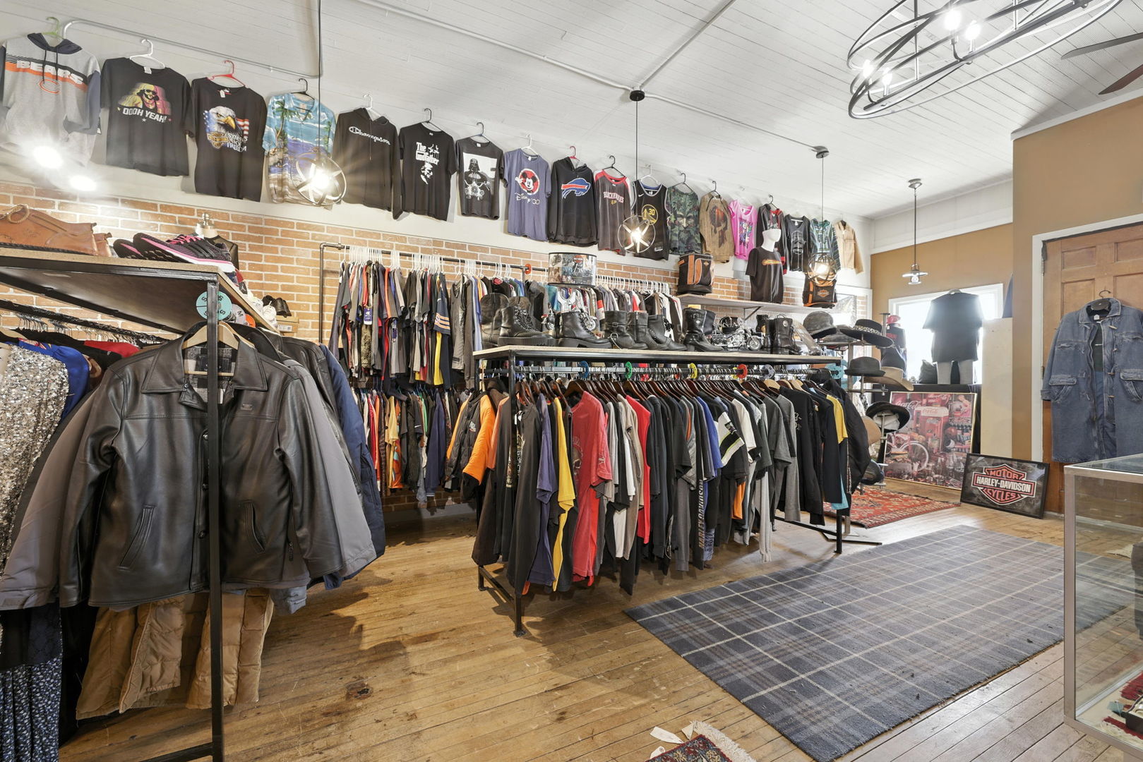 9936 Main Street, Hebron, IL 60034