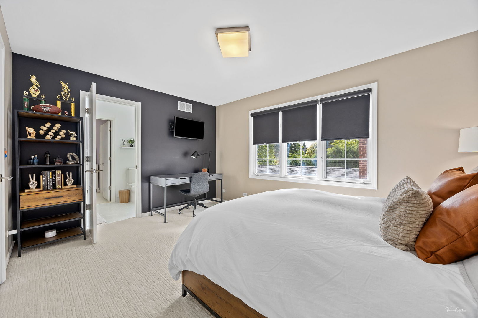 1950 Elmore Avenue, Downers Grove, IL 60515