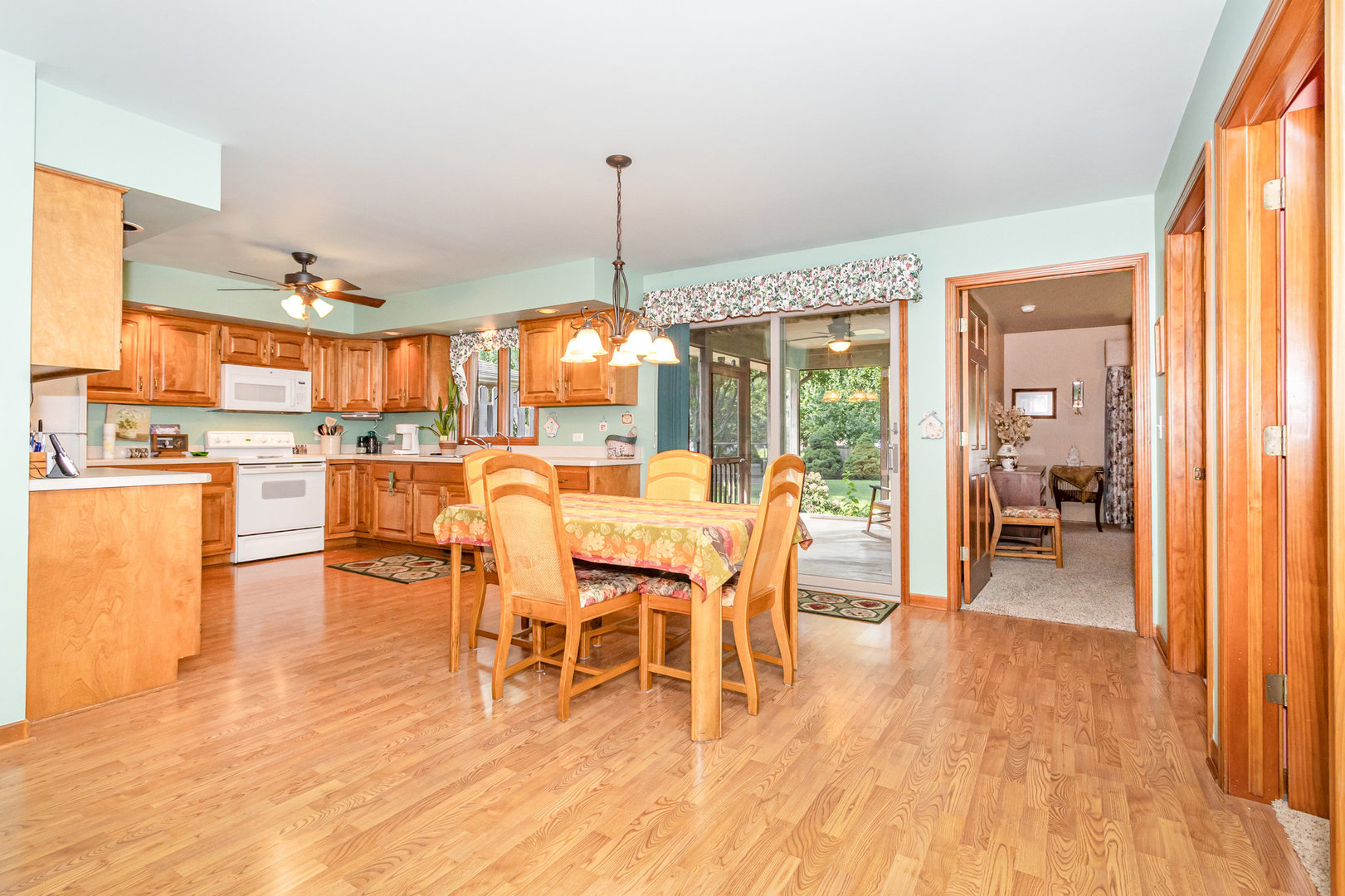 1377 Cannonball Trail, Yorkville, IL 60560