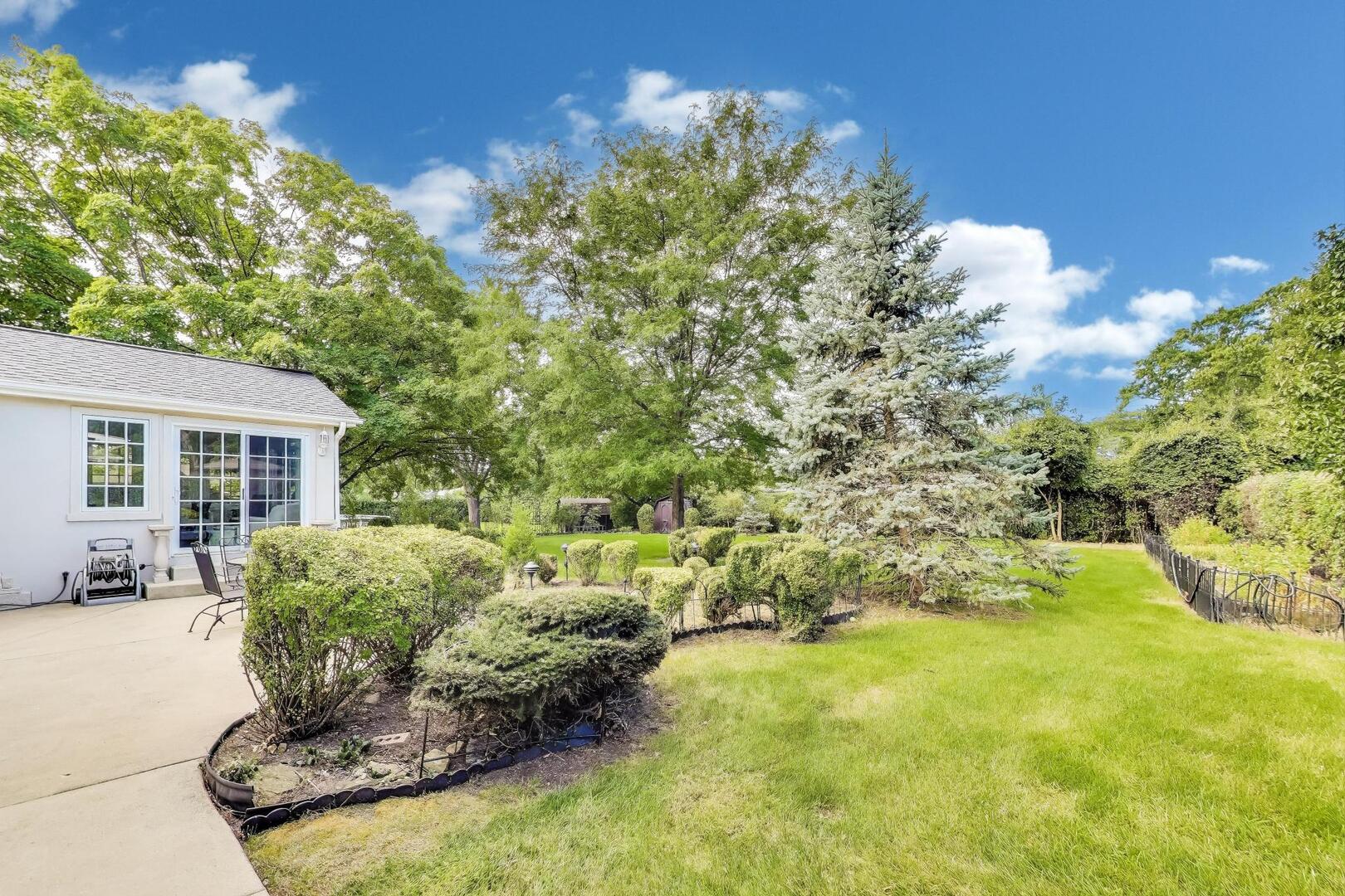 506 S Busse Road, Mount Prospect, IL 60056