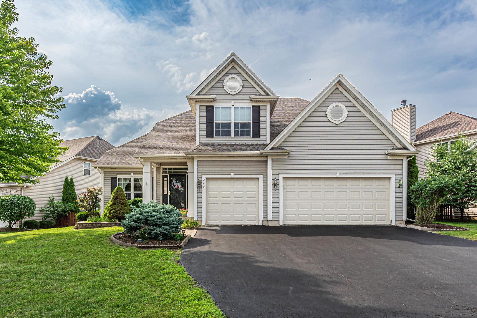 240 HEARTHSTONE Drive, Bartlett, IL 60103